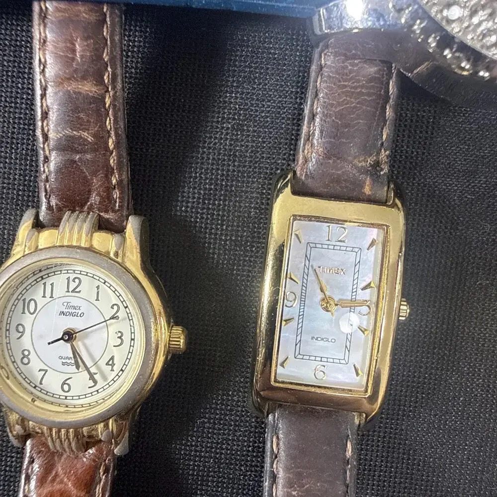 (A10) Bulk Lot 25 Watches Vintage And Modern New Batteries Fossil/Relic/Timex